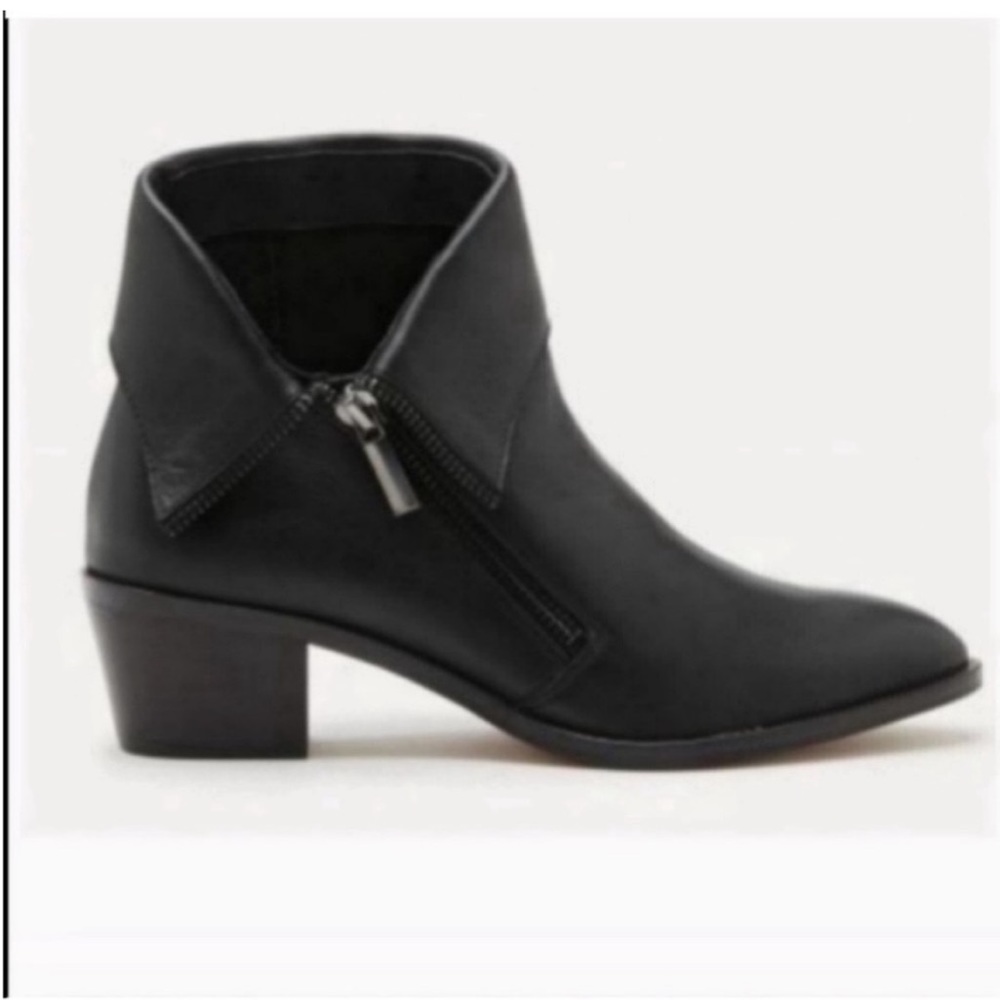 SOLE SOCIETY Nickelle Black Leather Booties with box